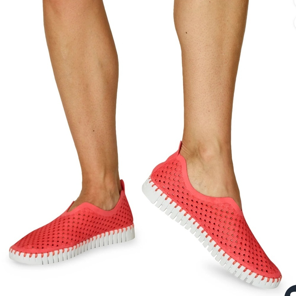 Ilse Jacobsen Tulip shoes Raspberry color Size 37 = Size 6 - 6.5